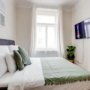 Modern Quiet Next To Wenceslas Square - Vs Apartment