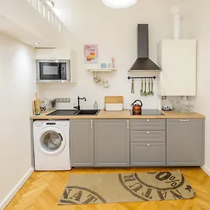 Pinkova Apartment